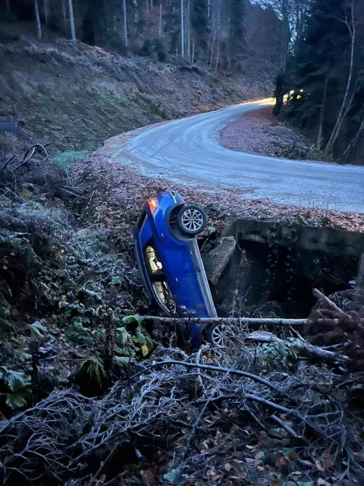 Yedigöller yolunda ölümden döndüler
