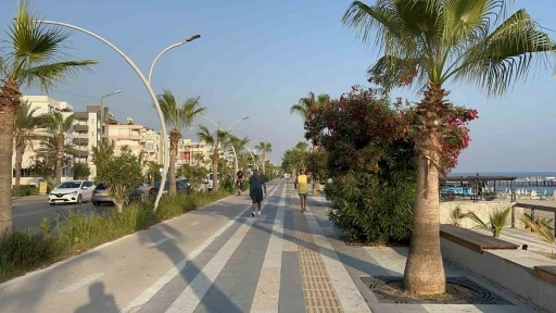 Yeni aldığı bisikletle şarkı söyleyerek denize gitti, çalınınca küfrederek yaya döndü
