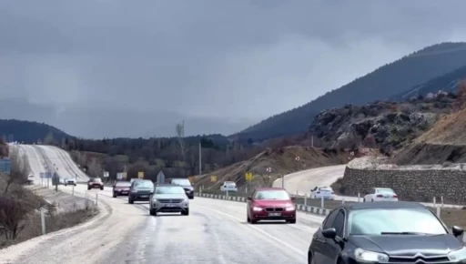 Yeni Konya Antalya kara yolunda bayram d&ouml;n&uuml;ş&uuml; yoğunluğu
