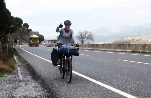 Yeni k&uuml;lt&uuml;rleri tanımak i&ccedil;in Brezilya&rsquo;dan &Ccedil;in&rsquo;e pedal &ccedil;eviriyor
