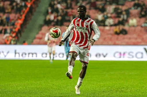 Yeni transfer Assoumou en az 8 hafta yok
