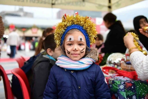 Yeni Yıl Festivali Osmangazi Meydanı&rsquo;nda yoğun ilgi g&ouml;r&uuml;yor
