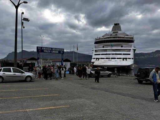 Yeni yılın ilk Rus turistleri Amasra&rsquo;da
