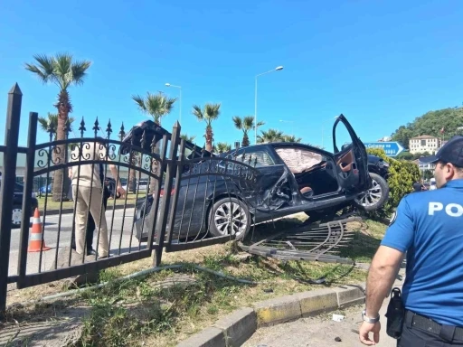 Yeniden Refah Partisi Genel Başkan Yardımcısı Gezgin&rsquo;in i&ccedil;inde bulunduğu makam aracı kaza yaptı: 3 yaralı
