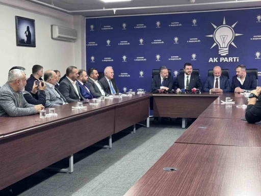 Yeniden Refah Partisi&rsquo;nden istifa eden 4 meclis &uuml;yesi AK Parti&rsquo;ye ge&ccedil;ti
