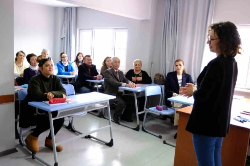 Yenilikçi yazarlık atölyelerinde kelimeler hayat buluyor
