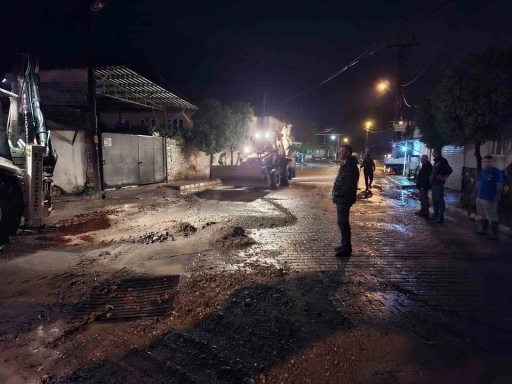 Yenipazar’da sağanak yağış sonrası ekipler sahaya indi
