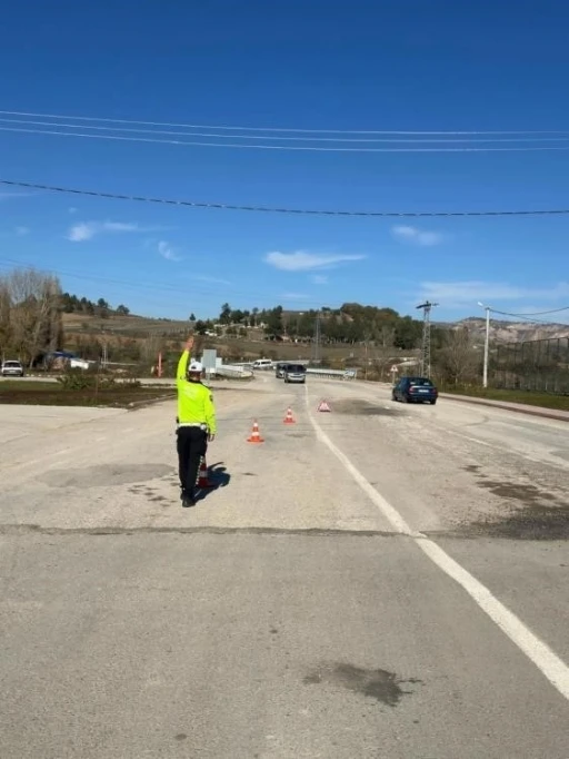 Yenipazar’da trafik güvenliği denetimleri aralıksız sürdürülüyor
