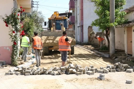 Yenipazar&rsquo;da &uuml;styapı atağı: Parke taşları yenileniyor
