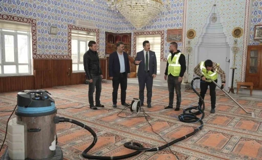 Yenişehir&rsquo;de camiler &uuml;&ccedil; aylara hazırlanıyor
