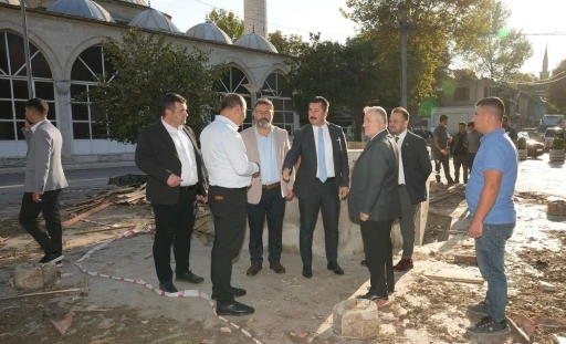 Yenişehir’e yeni meydan ve tarihi çeşme
