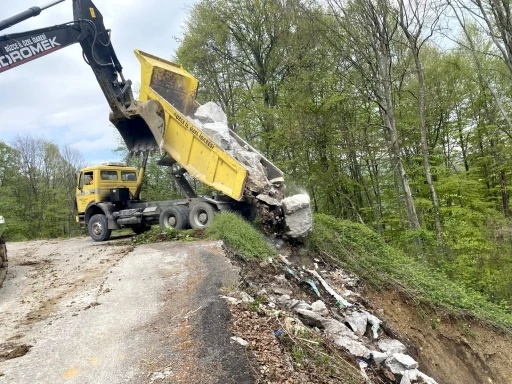 Yenitepe&rsquo;de heyelan alarmı, stabilizasyon &ccedil;alışmaları başlatıldı
