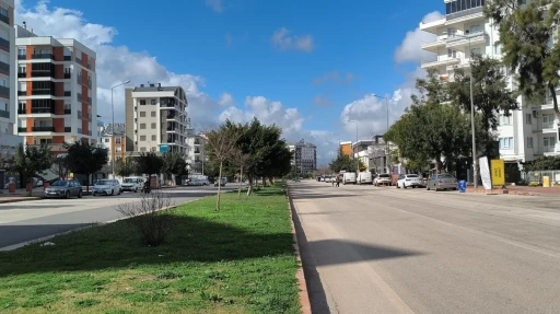 Yerde baygın yatan &ouml;ğretmenin &uuml;zerinden ge&ccedil;ip &ouml;l&uuml;m&uuml;ne sebep olan s&uuml;r&uuml;c&uuml; yakalandı

