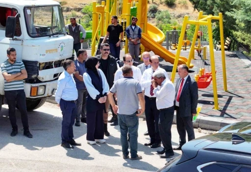 Yeşilyurt Belediyesi&rsquo;nden Banazı&rsquo;ya g&uuml;neş enerjili &ccedil;ocuk parkı
