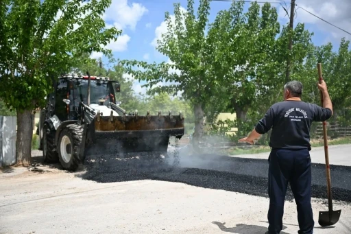 Yeşilyurt Belediyesi, Tops&ouml;ğ&uuml;t Mahallesi&rsquo;nin yollarını yeniliyor
