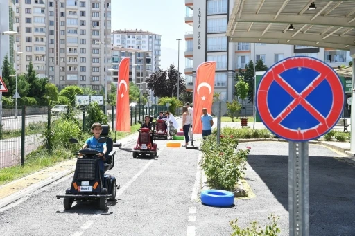 Yeşilyurt Trafik Eğitim Parkı&rsquo;nda 6 Bin 820 &ouml;ğrenciye uygulamalı trafik eğitimi verildi
