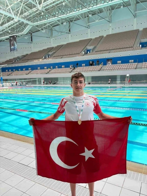 Yiğit Ahmet Narin, T&uuml;rk D&uuml;nyası&rsquo;nın şampiyonu oldu
