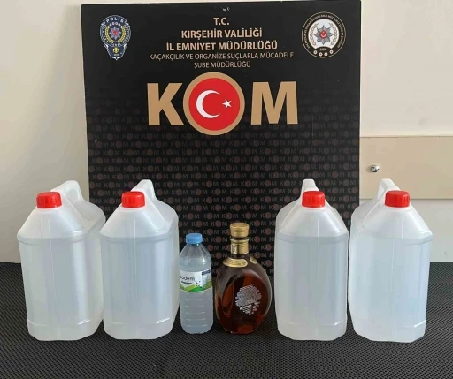 Yılbaşı &ouml;ncesi ka&ccedil;ak alkol operasyonu: 20 litre etil alkol ele ge&ccedil;irildi
