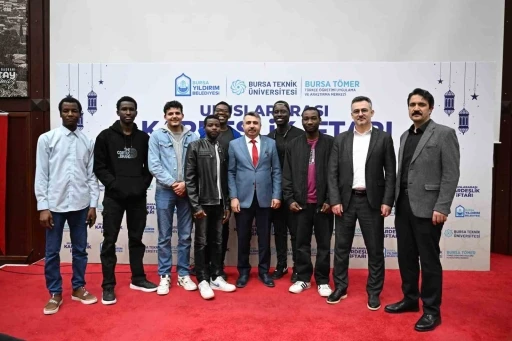 Yıldırım Belediyesi, Uluslararası öğrencileri iftarda buluşturdu
