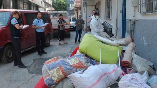 Yıldırım&rsquo;da &ccedil;&ouml;p ev temizlendi, 5 ton &ccedil;&ouml;p &ccedil;ıktı
