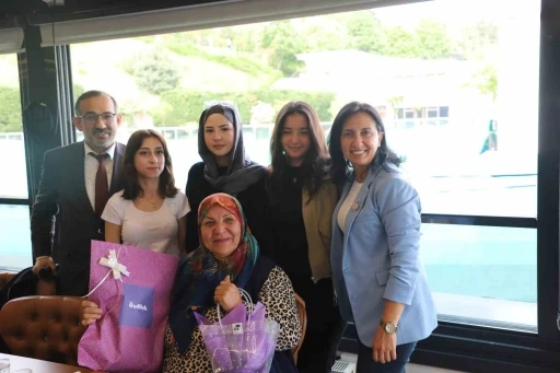 Yıldırım&rsquo;da &lsquo;Nesiller Buluşuyor&rsquo; projesi Anneler G&uuml;n&uuml; programıyla ta&ccedil;landı
