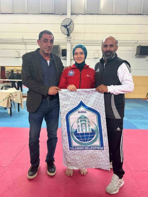 Yıldırım&rsquo;ın milli gururu R&uuml;meysa

