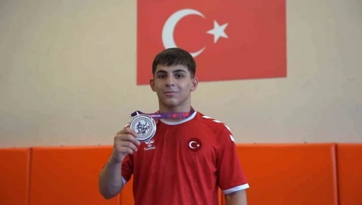 Yıldırım’ın milli gururu Yusuf İslam Kara Avrupa ikincisi
