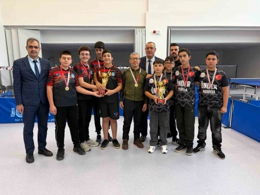 Yıldız Erkekler Masa Tenisi M&uuml;sabakaları tamamlandı
