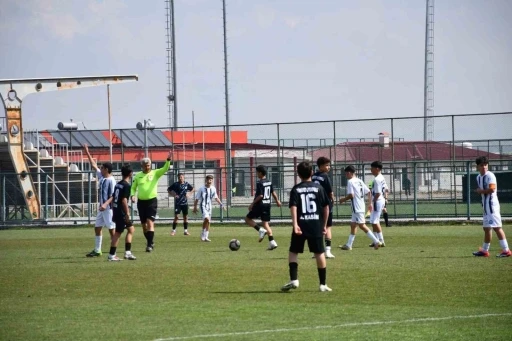 &rsquo;Yıldızlar Futbol Yarı Final M&uuml;sabakaları&rsquo; başladı
