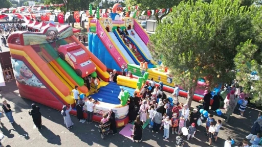 Yıldrım&rsquo;da karne coşkusu şenliğe d&ouml;n&uuml;şt&uuml;
