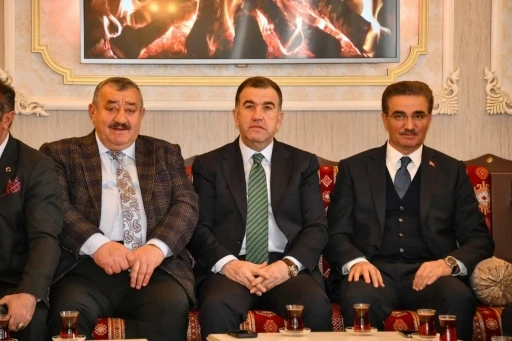 Yıllardır bitirilemeyen Bayburt-G&uuml;m&uuml;şhane Havalimanı i&ccedil;in iki ilin valisi bir araya geldi: 2026&rsquo;da tamamlanması hedefleniyor
