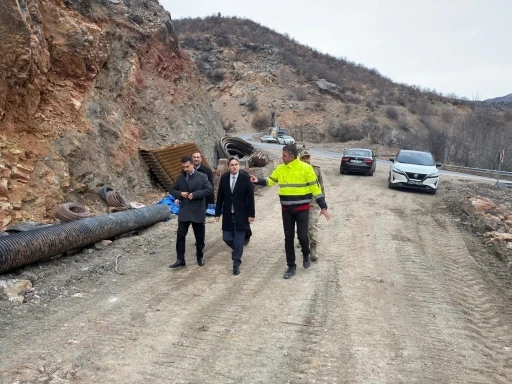 Yıllardır bitmeyen yolda &ccedil;alışmalar s&uuml;r&uuml;yor
