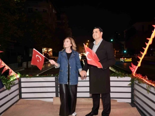 Yılmaz’dan 102 araçla Cumhuriyet Korteji’ne davet