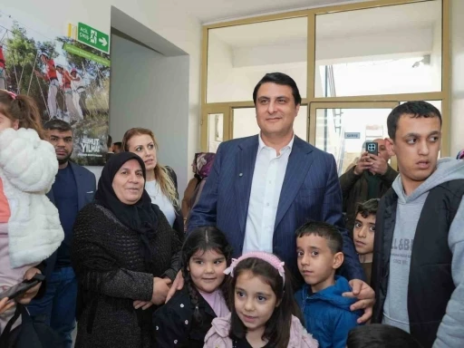 Yılmaz&rsquo;dan kadın ve &ccedil;ocuklara anlamlı ziyaret
