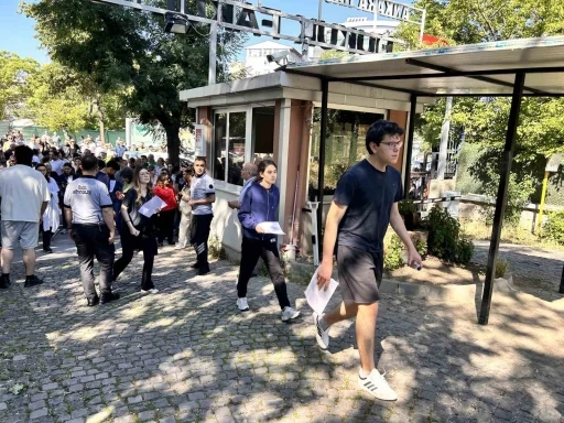 YKS&rsquo;nin ikinci oturumu AYT başladı
