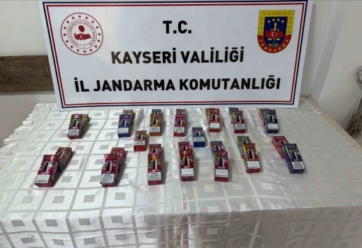 Yol kontrol&uuml;nde 930 paket ka&ccedil;ak sigara ele ge&ccedil;irildi
