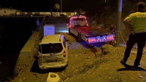 Yol sanılan bina enkazına ikinci kez araç uçtu
