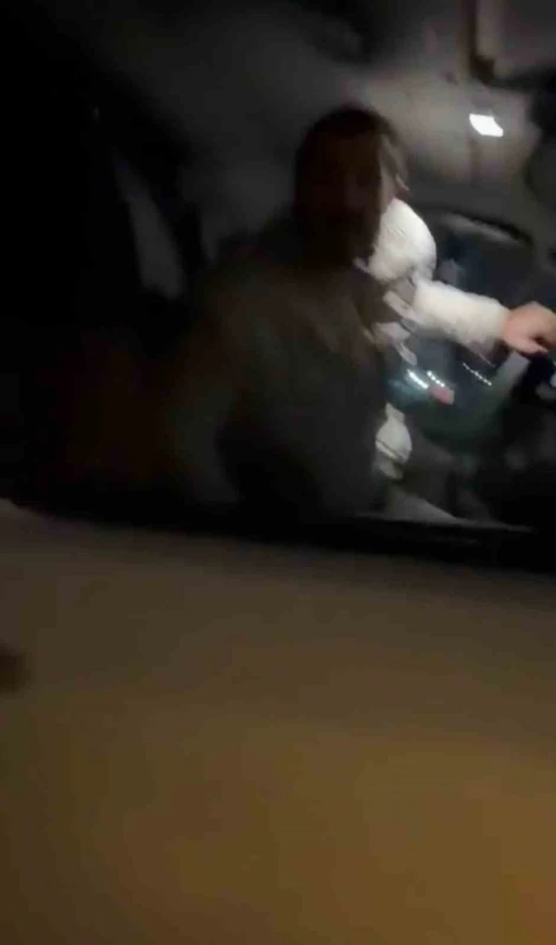 Yol verme tartışmasında 2 kişiyi bı&ccedil;akla yaralayan şahıs yakalandı
