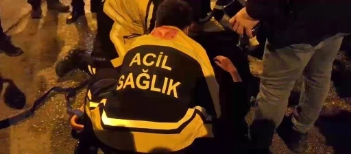 Yolda baygın bulunan kadın hastaneye kaldırıldı
