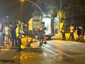 Yolun karşısına geçerken motosikletin çarptığı yaşlı kadın yaralandı
