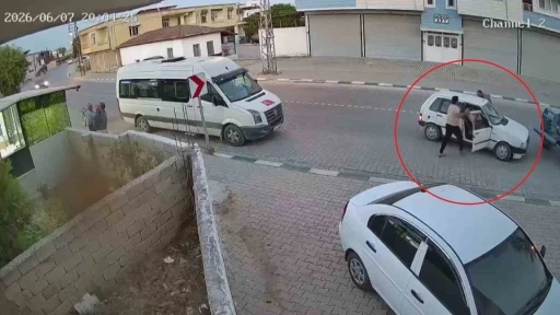 Yolunu trakt&ouml;rle kesen kuzenlerinden demir sopalı meydan dayağı yiyen kuyumcunun dişleri kırıldı
