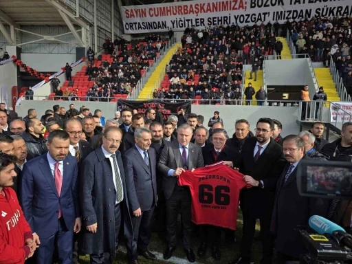 Yozgat Şehir Stadyumu, Bakan Osman Aşkın Bak&rsquo;ın katılımıyla a&ccedil;ıldı
