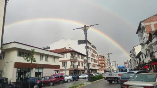 Yozgat’ta gökkuşağı izleyenlere görsel şölen sundu
