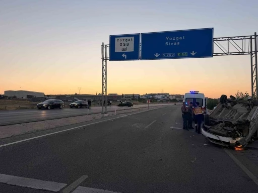 Yozgat&rsquo;ta iki ara&ccedil; &ccedil;arpıştı: 2 yaralı
