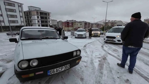 Yozgat’ta kar ve buzlanma hayatı olumsuz etkiledi
