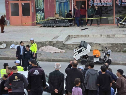 Yozgat&rsquo;ta kazada kafasını kaldırıma &ccedil;arpan yaşlı adam hayatını kaybetti
