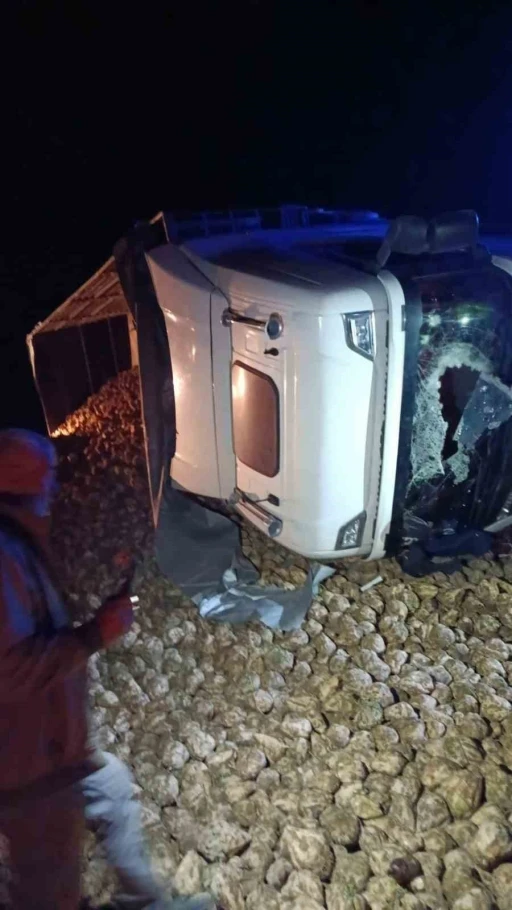 Yozgat’ta kontrolden çıkan tır devrildi: 1 ölü
