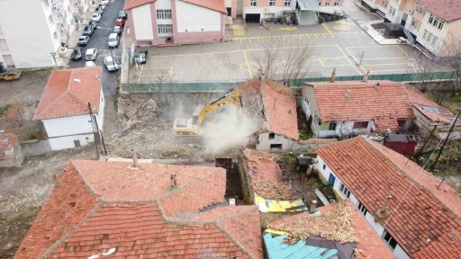 Yozgat&rsquo;ta metruk binalar yıkılıyor, kentin &ccedil;ehresi değişiyor
