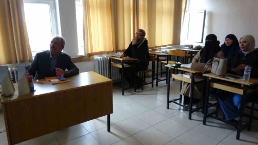 Yozgat’ta yabancılar dil seferberliğiyle Türkçe öğreniyor
