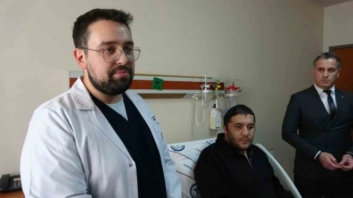Y&uuml;ksek riskli beyin ameliyatı Ardahan&rsquo;da ilk kez yapıldı
